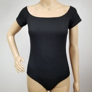 ❤5 for $25❤ Black Ribbed wide collar bodysuit A12